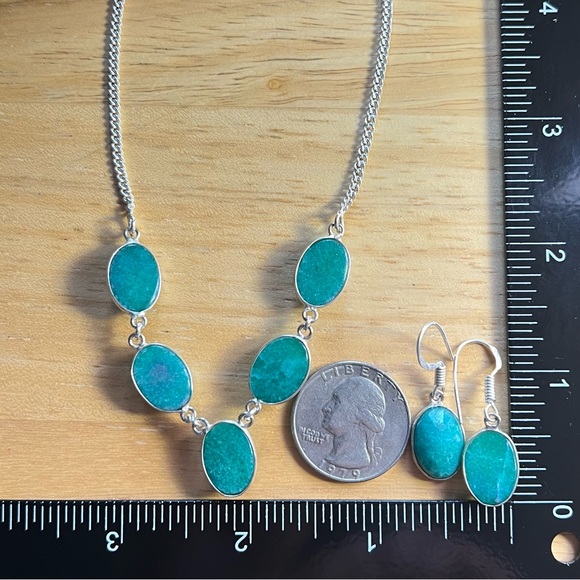 New Faceted Enhanced Emerald Stone Necklace w Earrings Set 18” - Picture 7 of 7